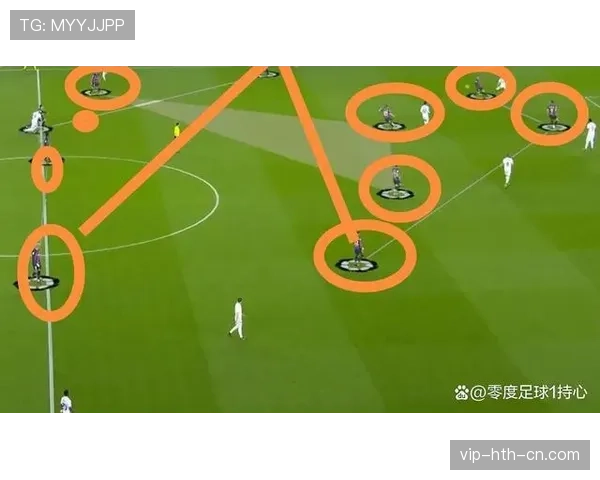 德容与哈维在传控体系中的战术适配性差异解析