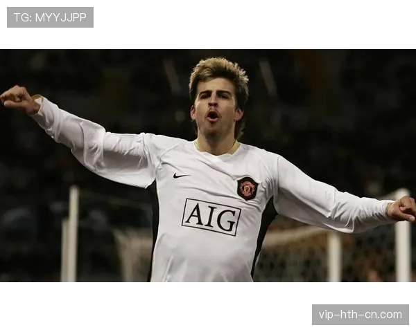 杰拉德·皮克拎个塑料袋回家，袋子牌子可能比我全身都贵